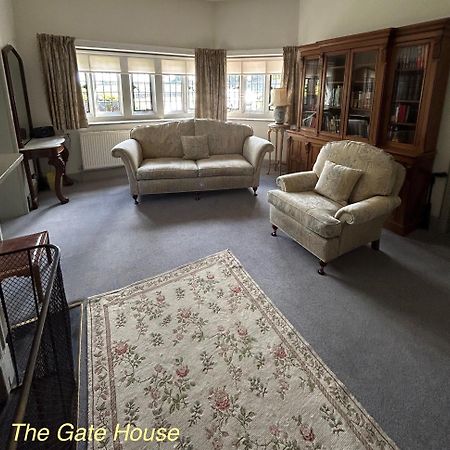 Thornton Manor - Holiday Cottages And Apartments Heswall Exteriör bild