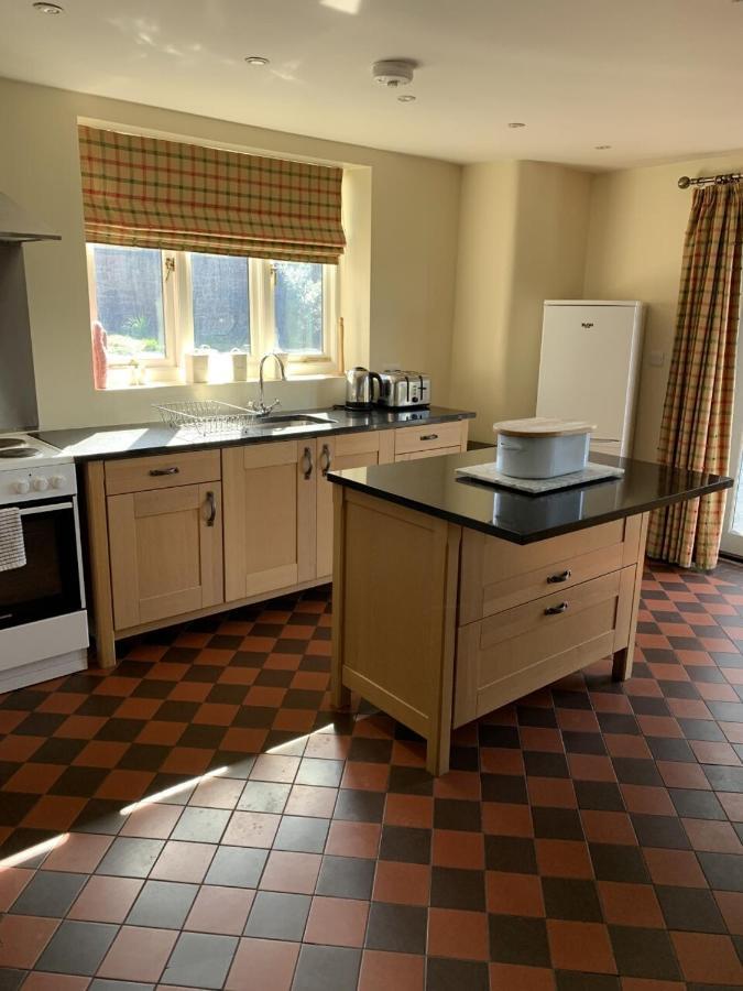 Thornton Manor - Holiday Cottages And Apartments Heswall Exteriör bild