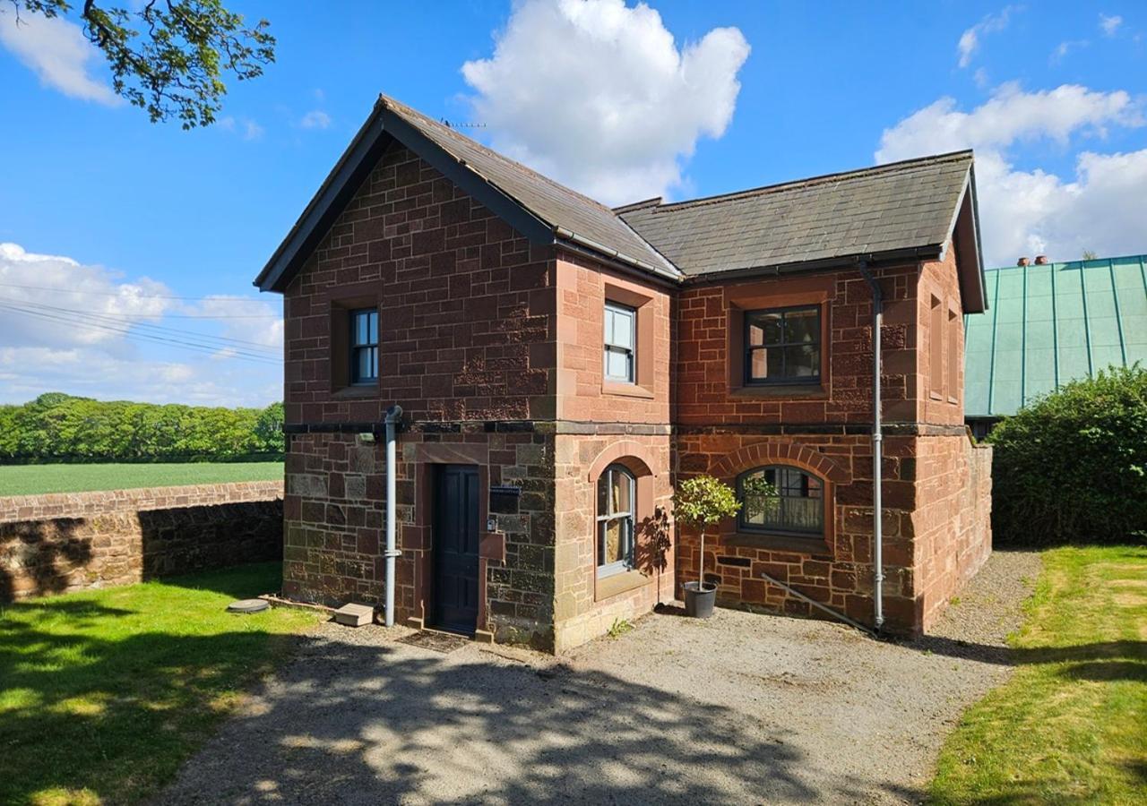 Thornton Manor - Holiday Cottages And Apartments Heswall Exteriör bild